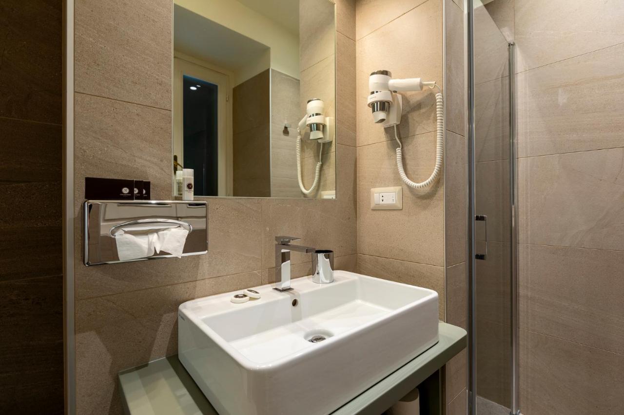 Deluxe Double Room Lake View