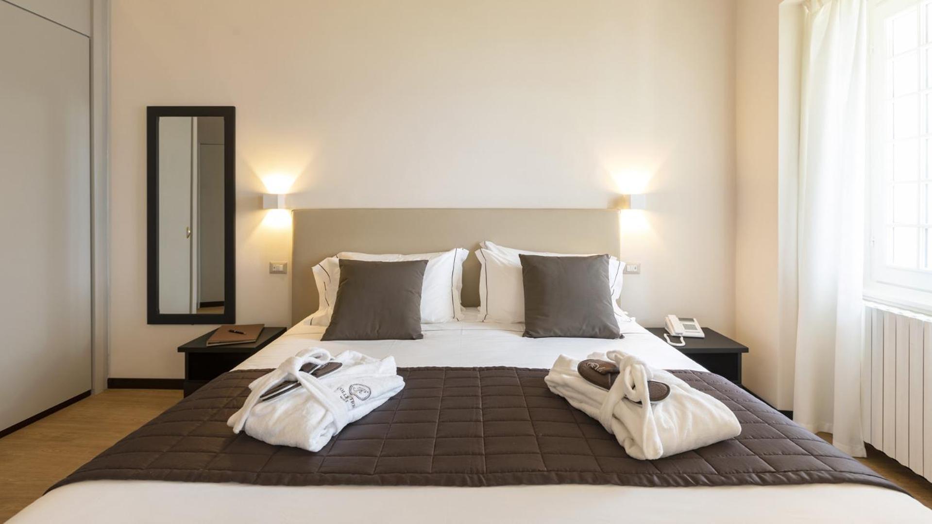 Deluxe Room,656497089:JPEG